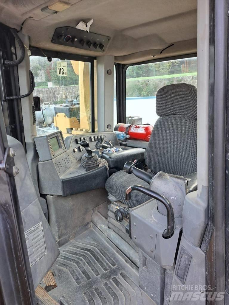 CAT D 8 T 크롤러 도저