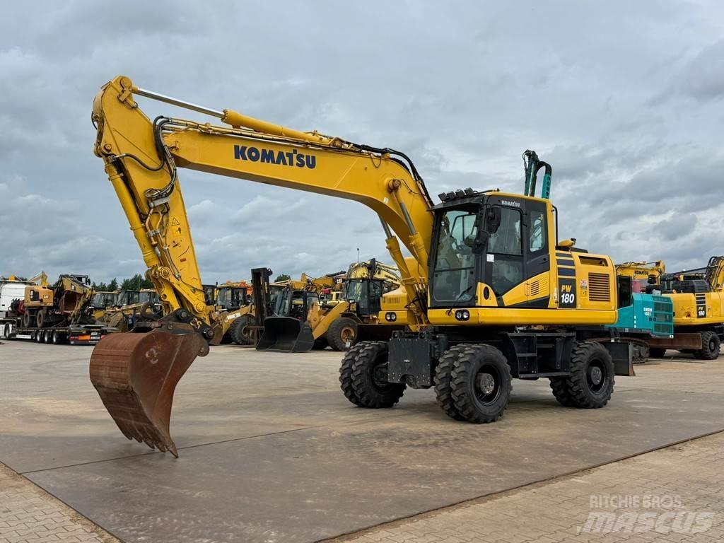 Komatsu PW180-11  휠 굴삭기