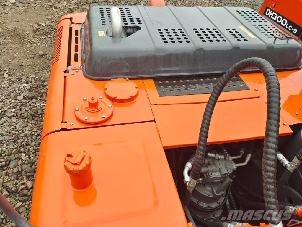 Hitachi ZX 200 대형 굴삭기 29톤 이상