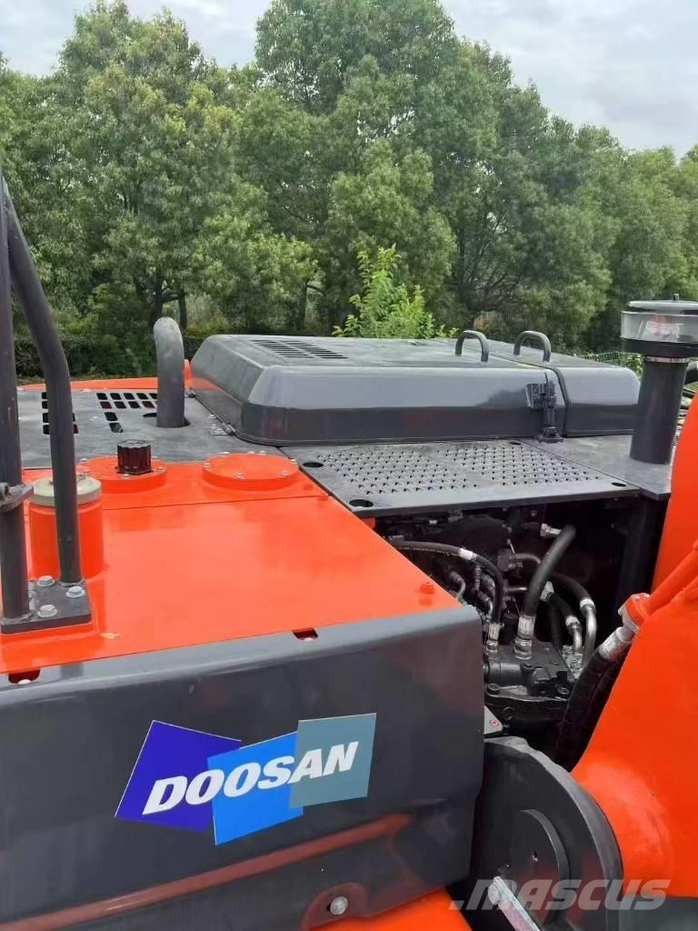 Doosan DX 225LC-9C 대형 굴삭기 29톤 이상