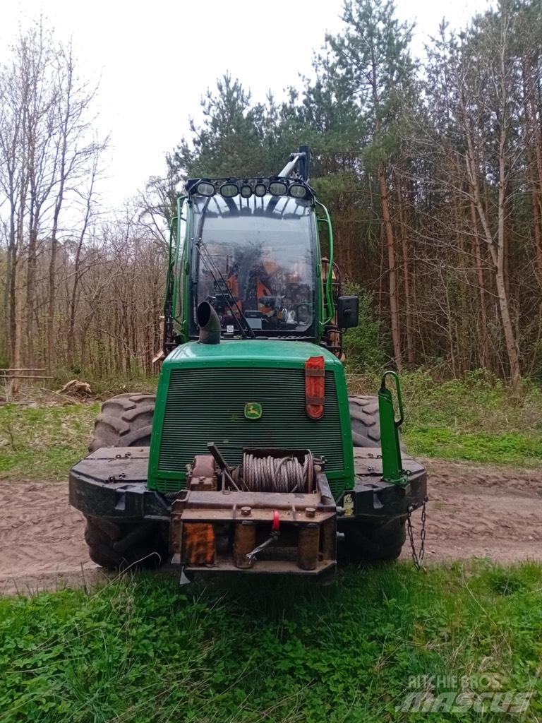 John Deere 1010 E 원목 포워더