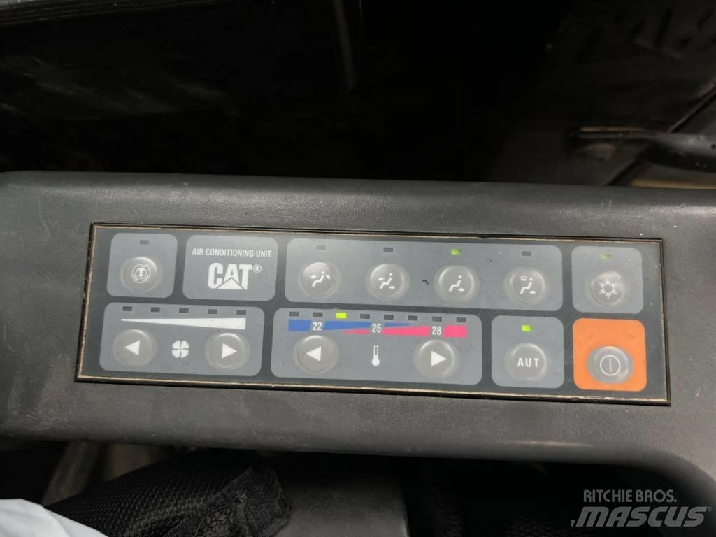 CAT 321D LCR 대형 굴삭기 29톤 이상