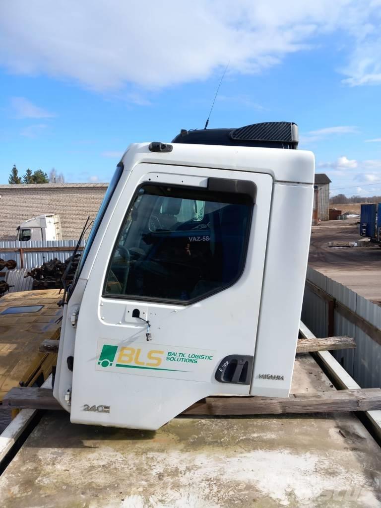 Renault Midlum 240 캐빈 및 인테리어