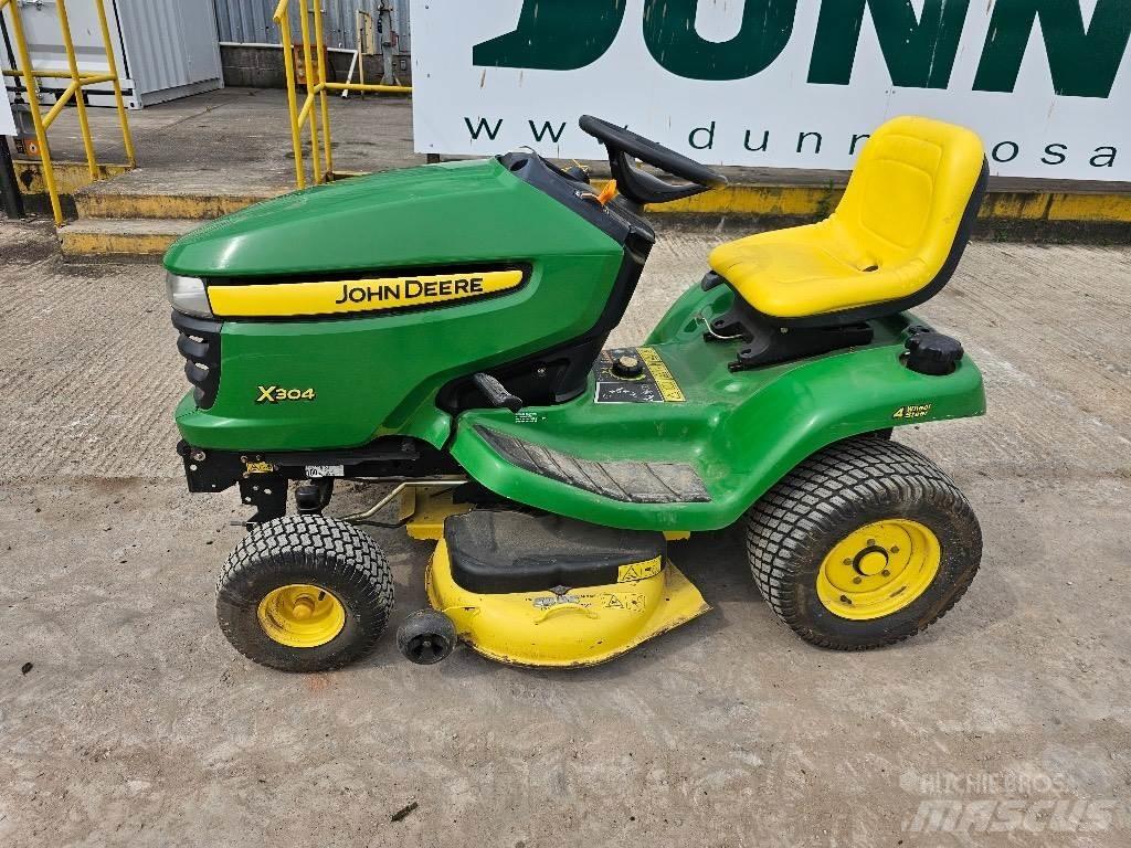 John Deere X 304 탑승형 잔디깎기