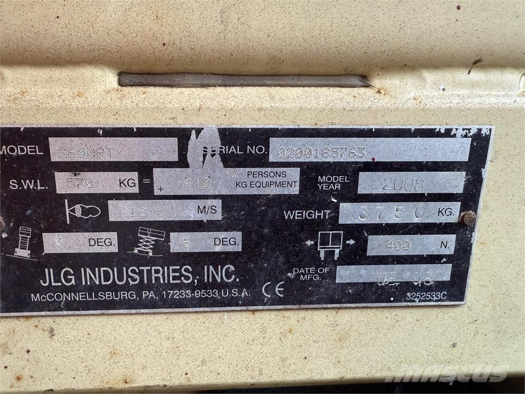 JLG 260 MRT 가위형 리프트