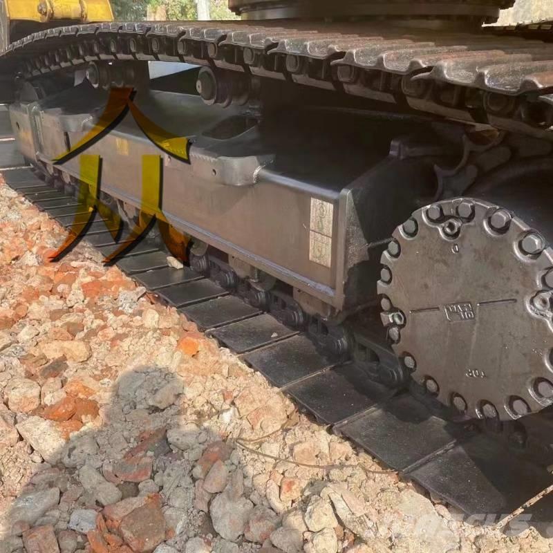 Komatsu PC 200 대형 굴삭기 29톤 이상