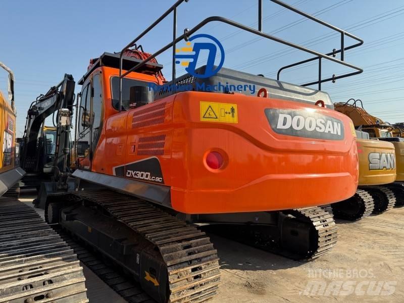 Doosan DX 300LC-9C 대형 굴삭기 29톤 이상
