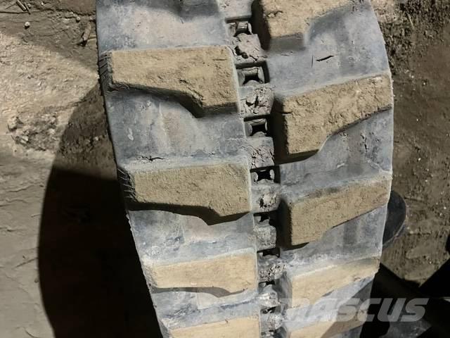 Komatsu PC 26 MR-3 소형 굴삭기 7톤 미만