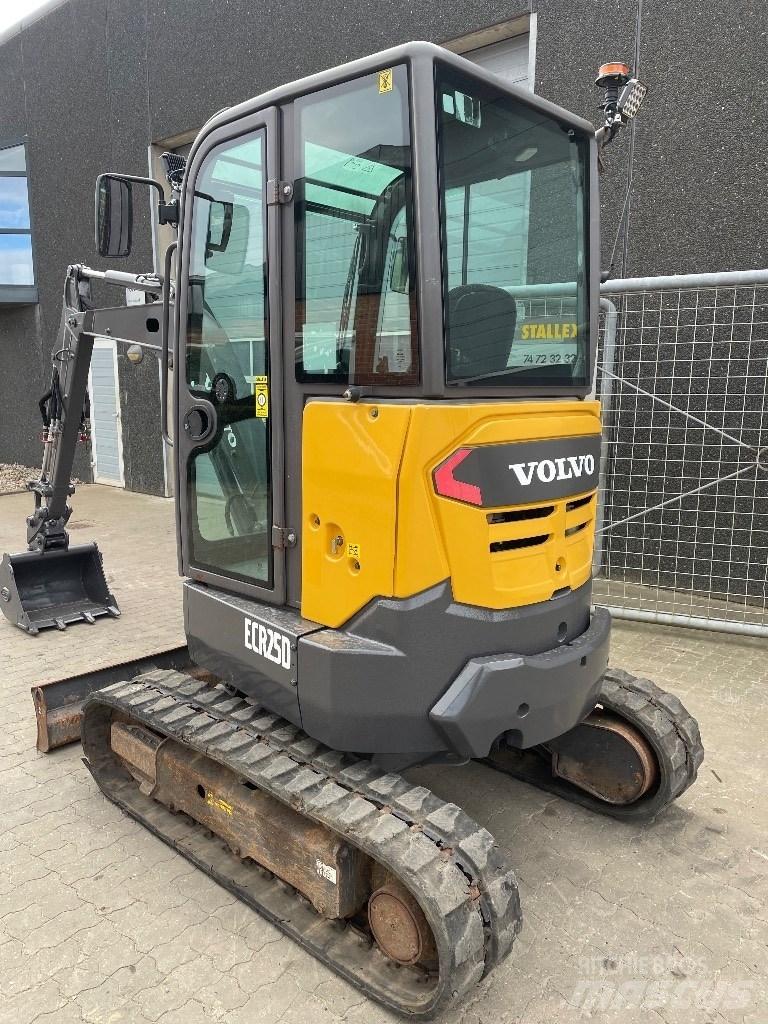 Volvo ECR25D 소형 굴삭기 7톤 미만