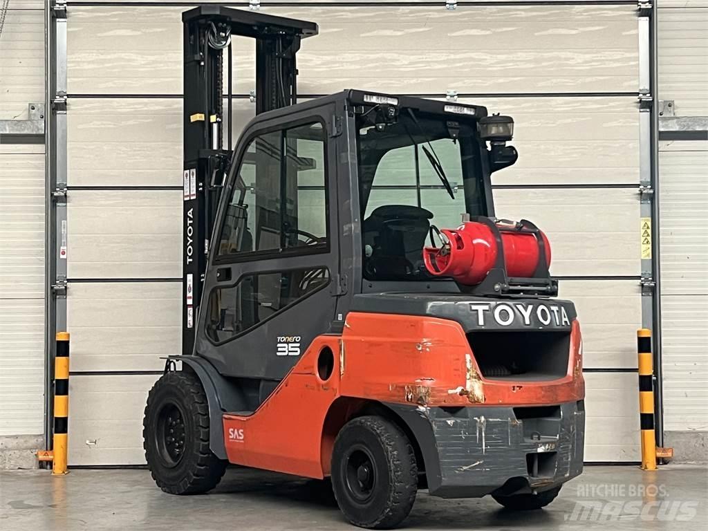 Toyota 8FGJF35 LPG 지게차