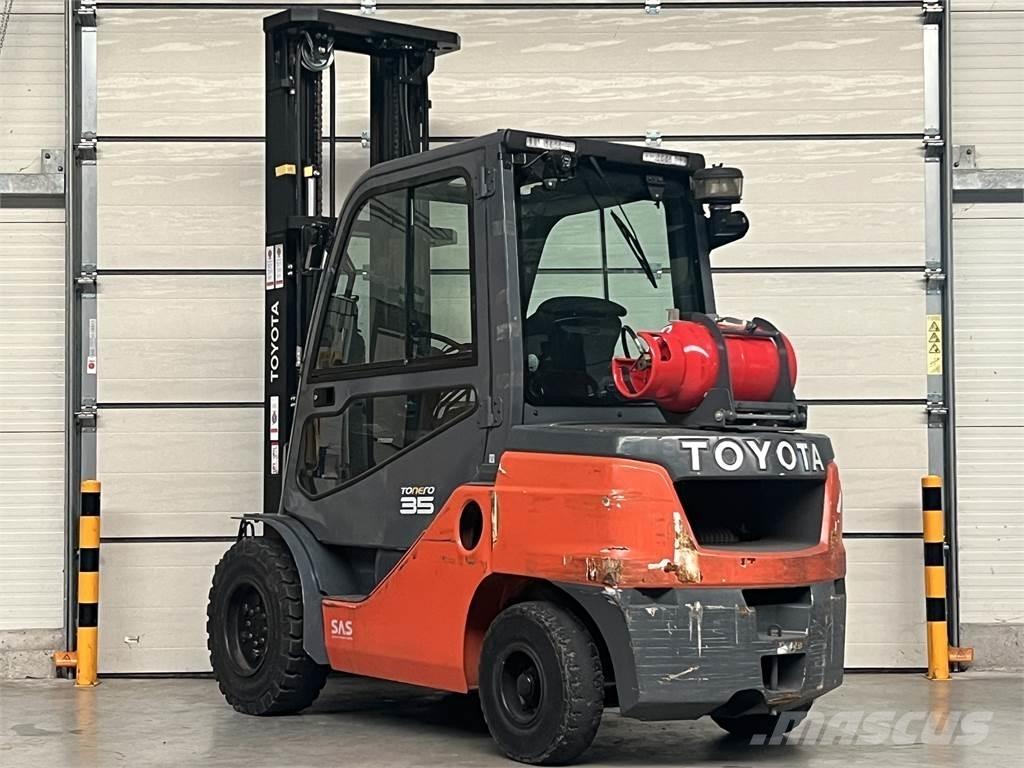 Toyota 8FGJF35 LPG 지게차