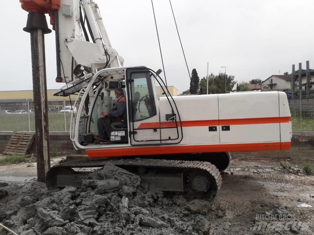 Soilmec R210 말뚝설치기
