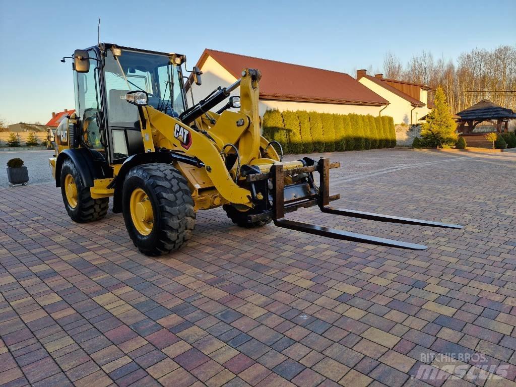 CAT 906 M  휠로우더