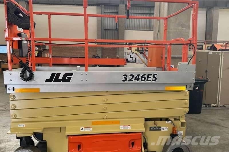 JLG 2014 JLG 3246 가위형 리프트