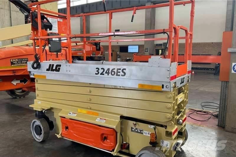 JLG 2014 JLG 3246 가위형 리프트