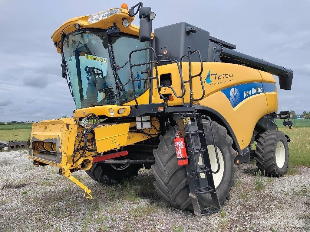 New Holland CX 8070 콤바인 수확기
