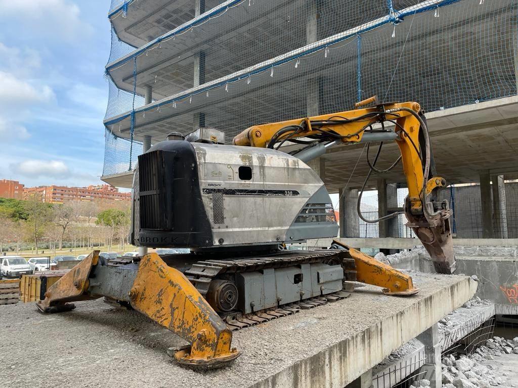 Brokk 330 Diesel 파쇄용 굴삭기