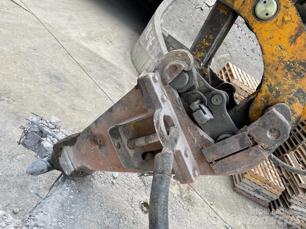 Brokk 330 Diesel 파쇄용 굴삭기