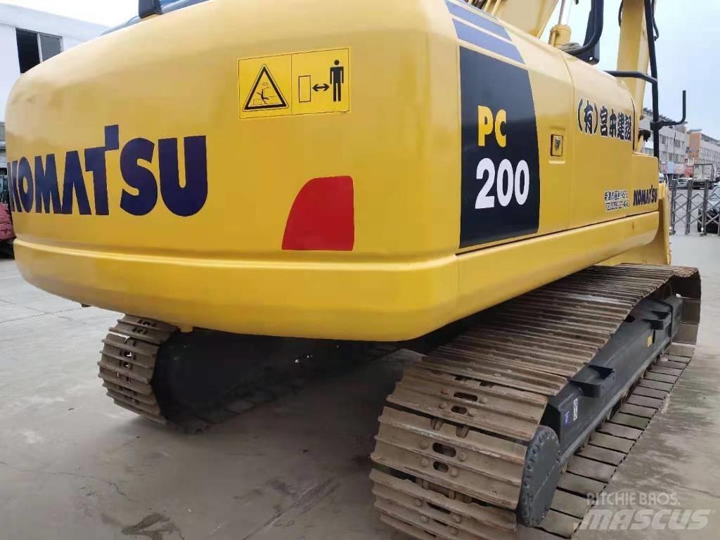 Komatsu PC 200 대형 굴삭기 29톤 이상