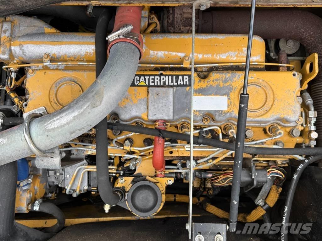 CAT M 318 C  휠 굴삭기