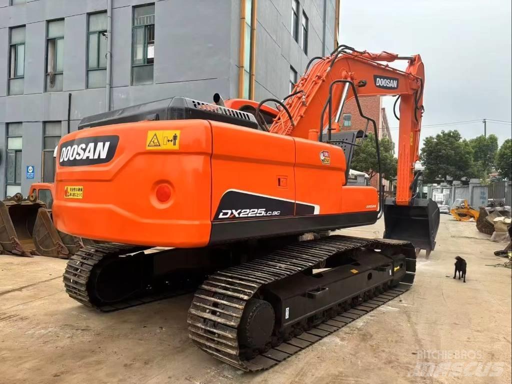Doosan DX 225 LC 대형 굴삭기 29톤 이상