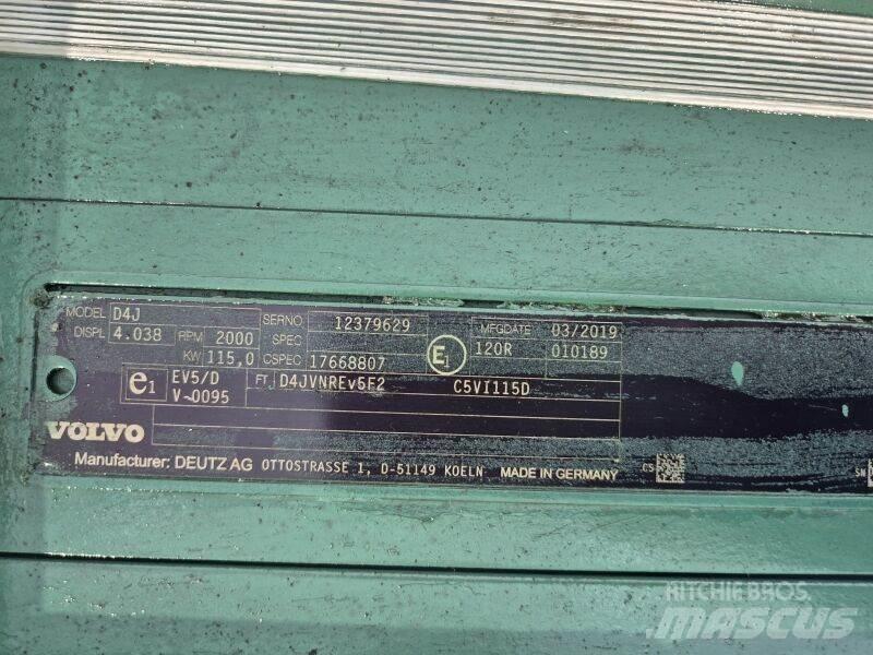 Volvo D4J 엔진