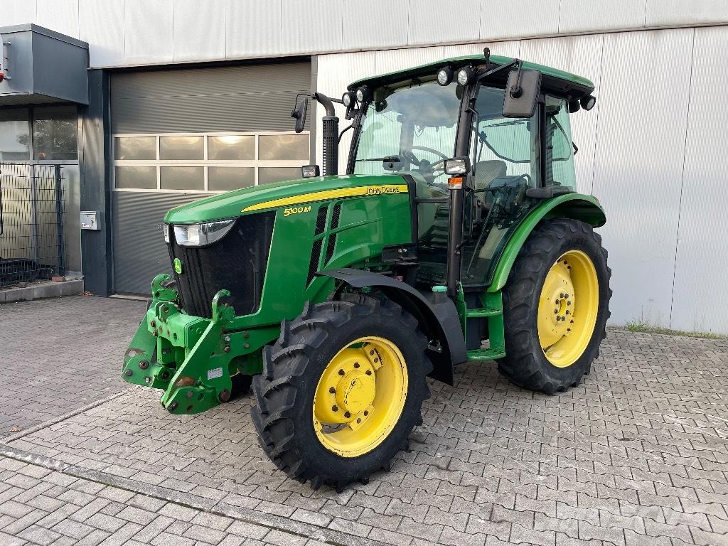 John Deere 5100 M 트랙터