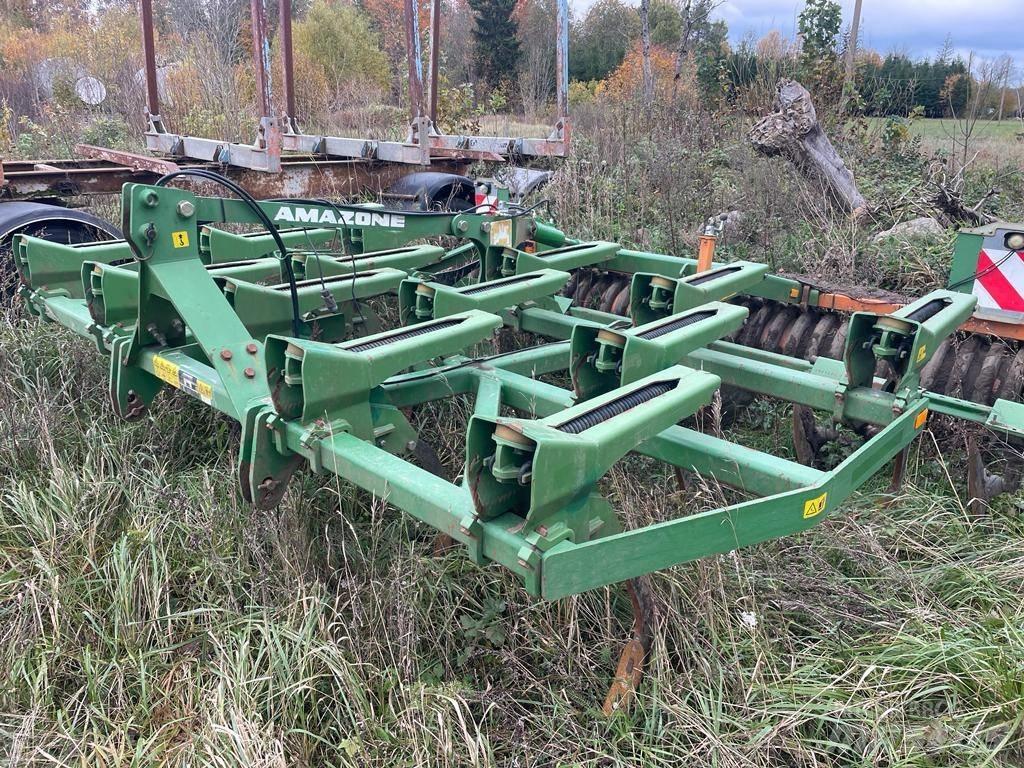Amazone Cenius 4002 끌 달린 쟁기
