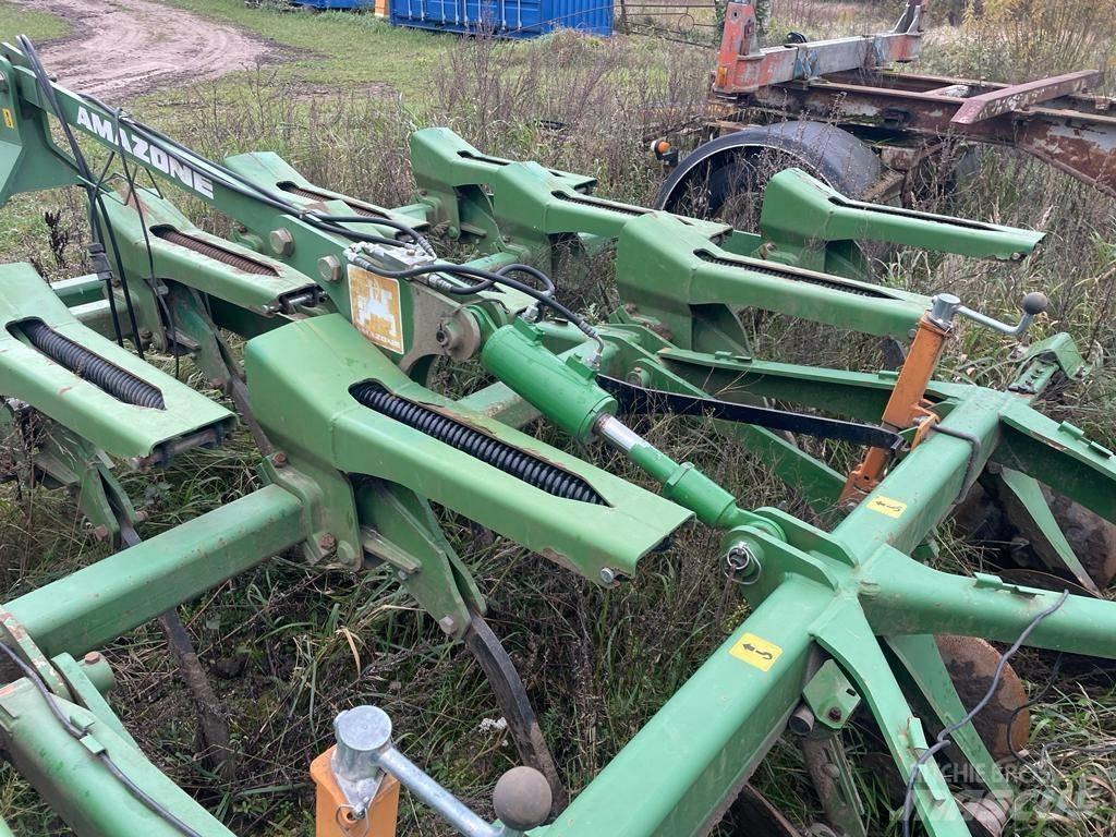 Amazone Cenius 4002 끌 달린 쟁기