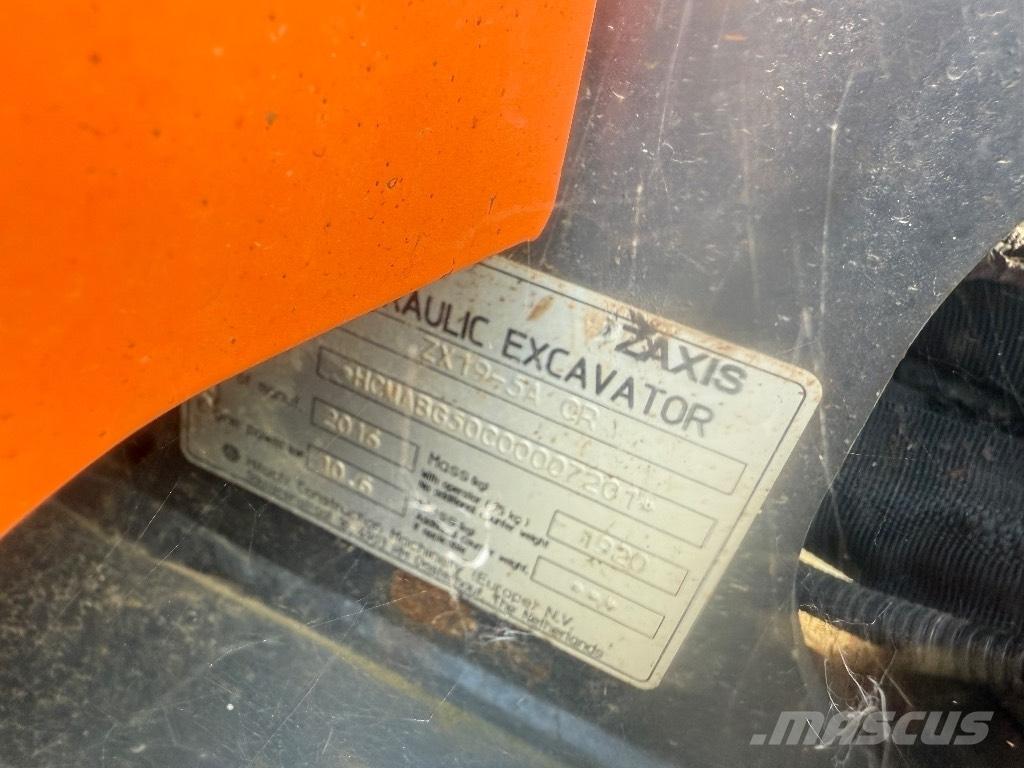 Hitachi ZX 19-5 소형 굴삭기 7톤 미만