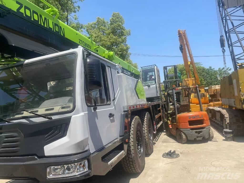 Zoomlion ZVT800 A/T 크레인