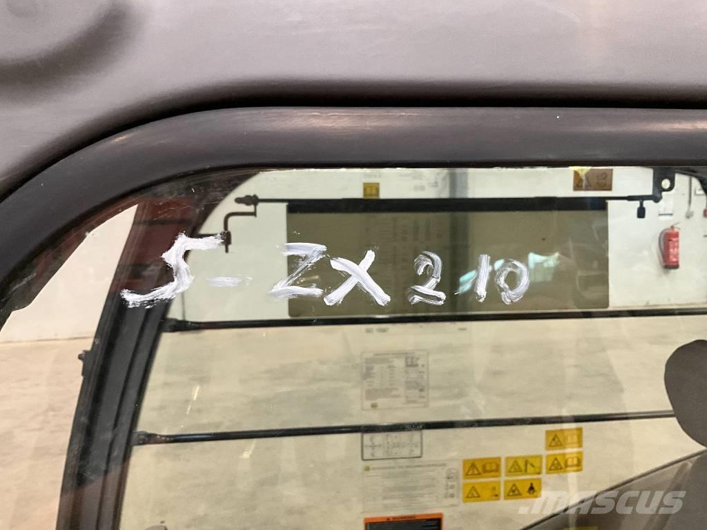 Hitachi ZX 210-3 캐빈 및 인테리어