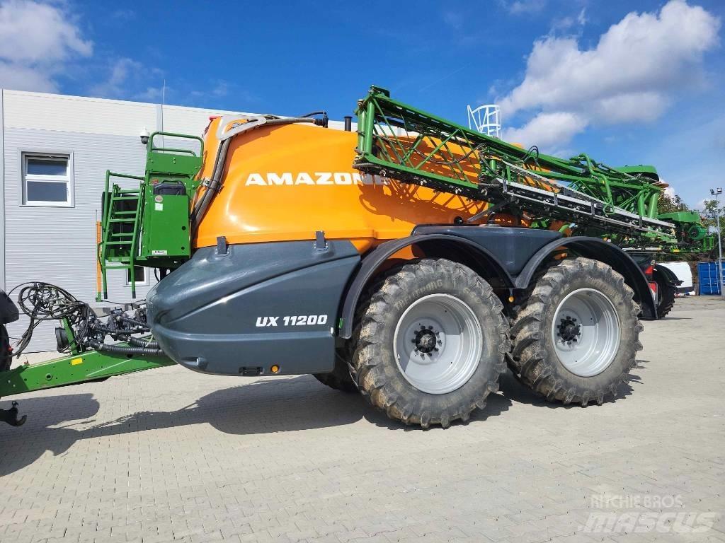 Amazone UX 11200 견인형 분무기