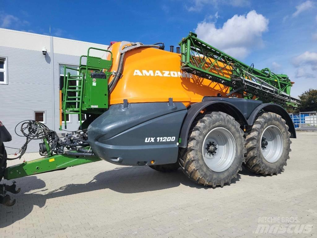 Amazone UX 11200 견인형 분무기