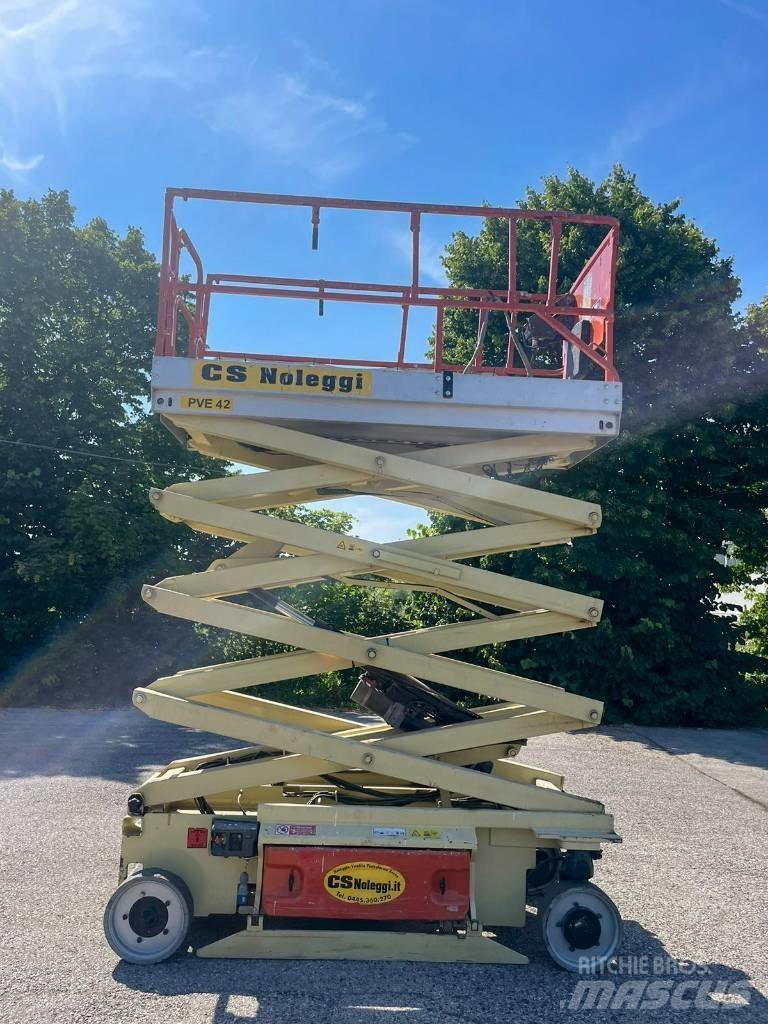 JLG 2646 가위형 리프트