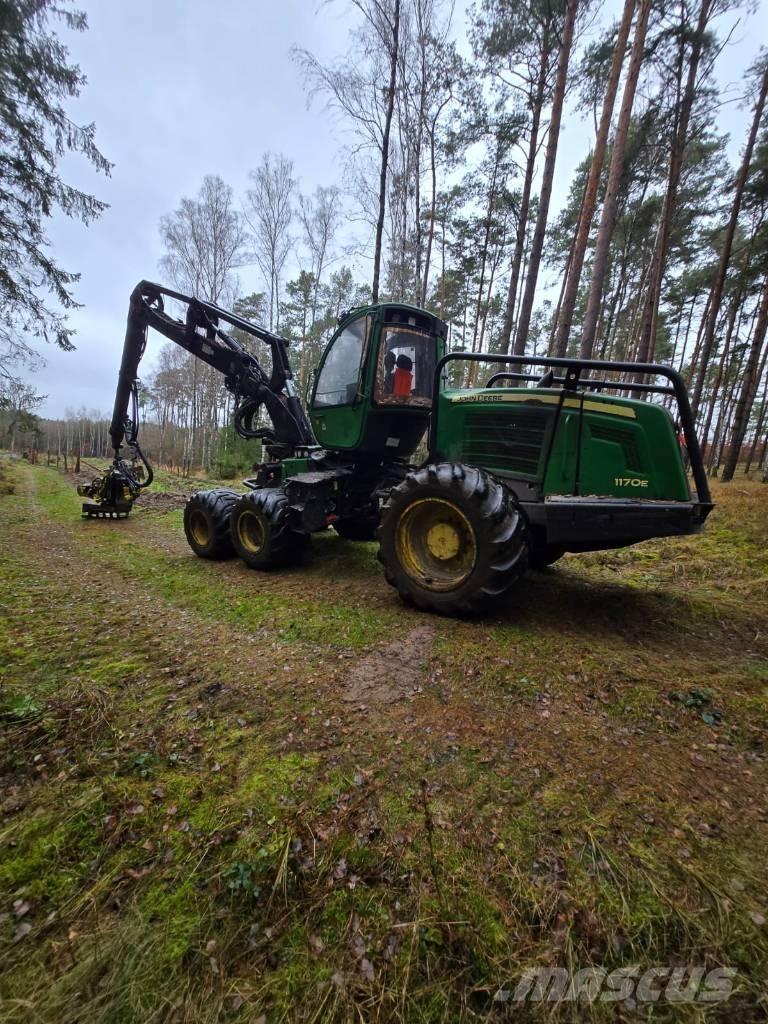 John Deere 1170 E 원목 하베스터