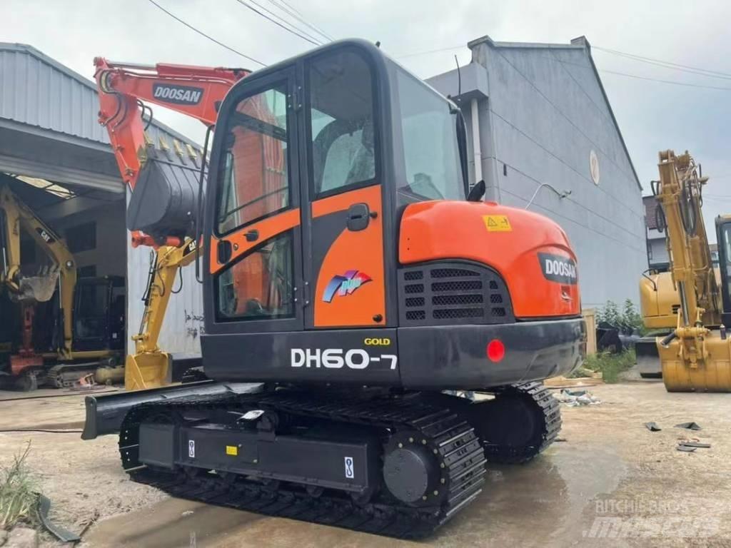 Doosan DH 60 소형 굴삭기 7톤 미만