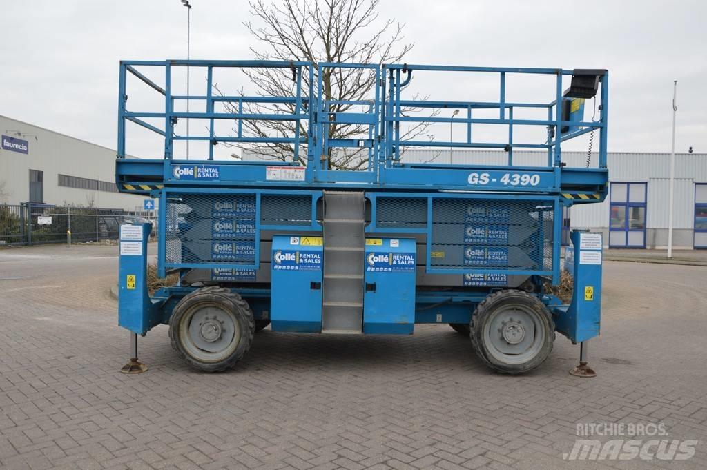 Genie GS4390RT 가위형 리프트