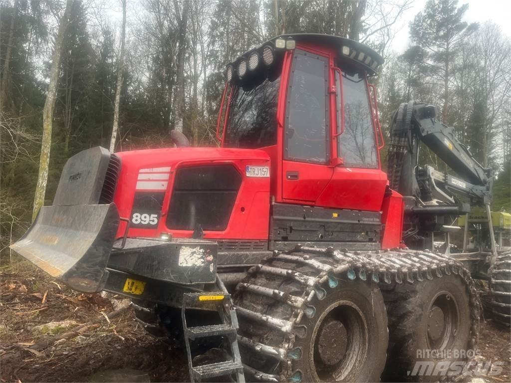 Komatsu 895 원목 포워더