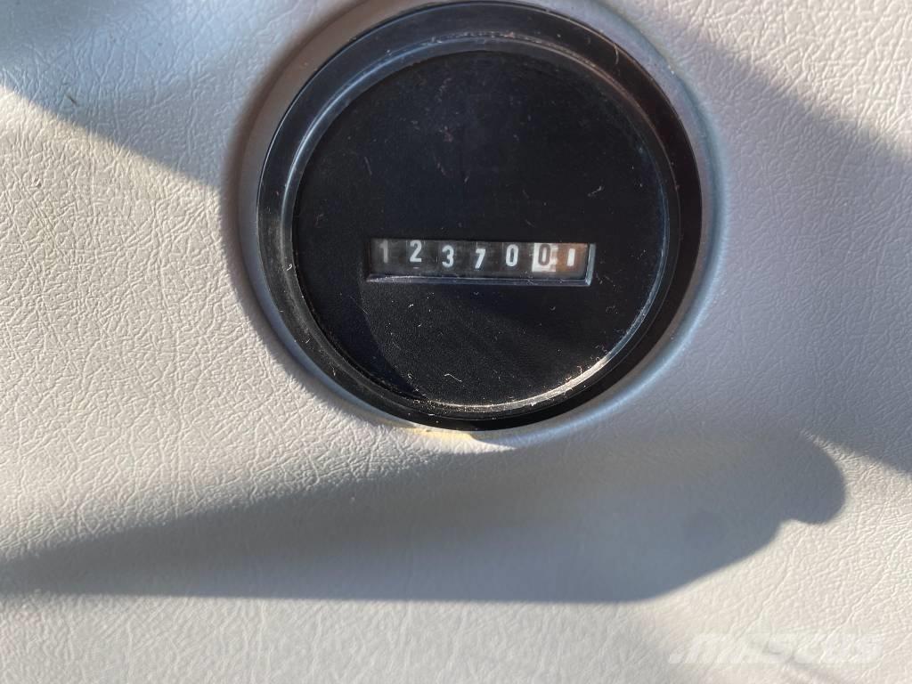 New Holland E 145 대형 굴삭기 29톤 이상