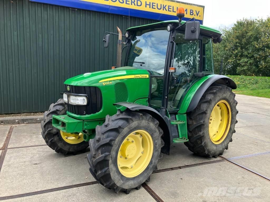 John Deere 5100 R 트랙터