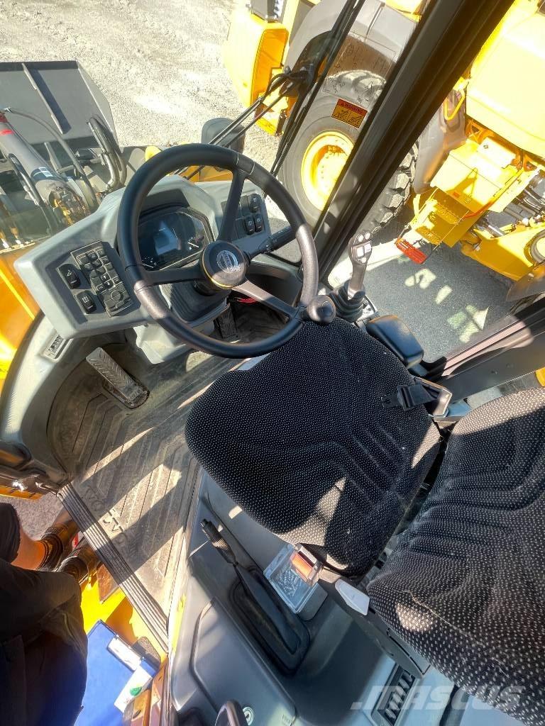 Volvo L30GS  휠로우더