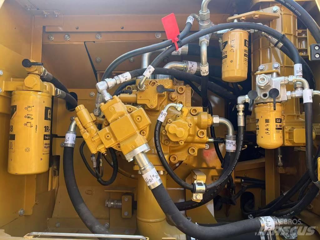 CAT 330 D 대형 굴삭기 29톤 이상