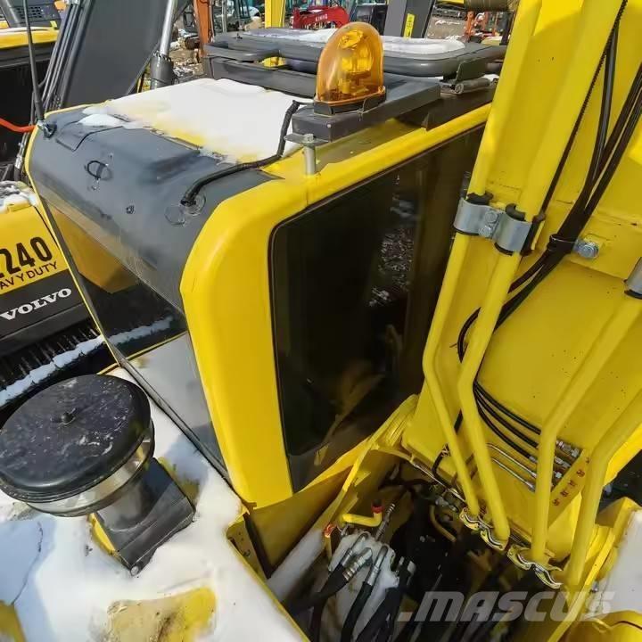 Komatsu PC 210 LC 대형 굴삭기 29톤 이상