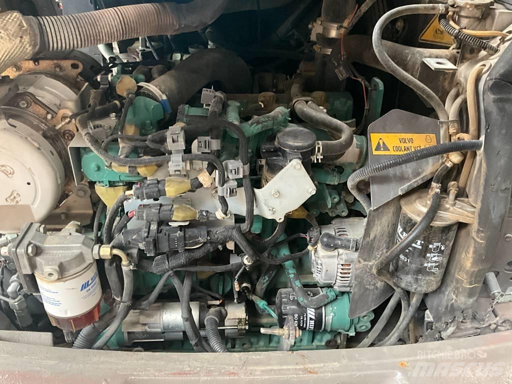 Volvo L 30 G  휠로우더