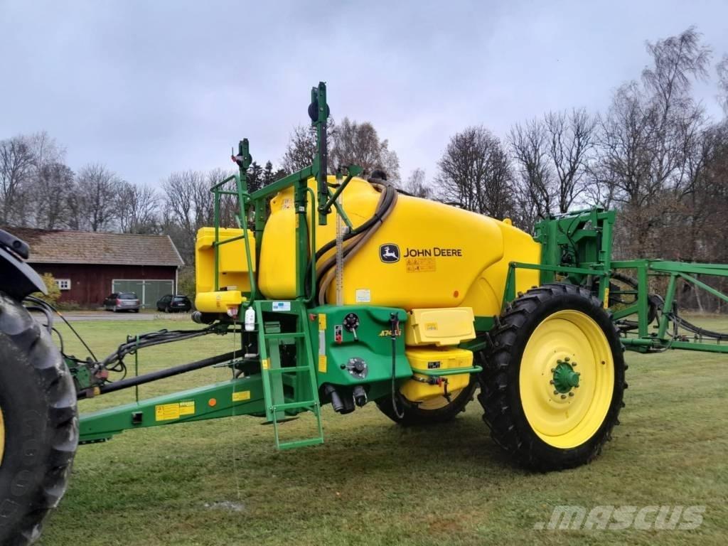 John Deere M 740 i 견인형 분무기