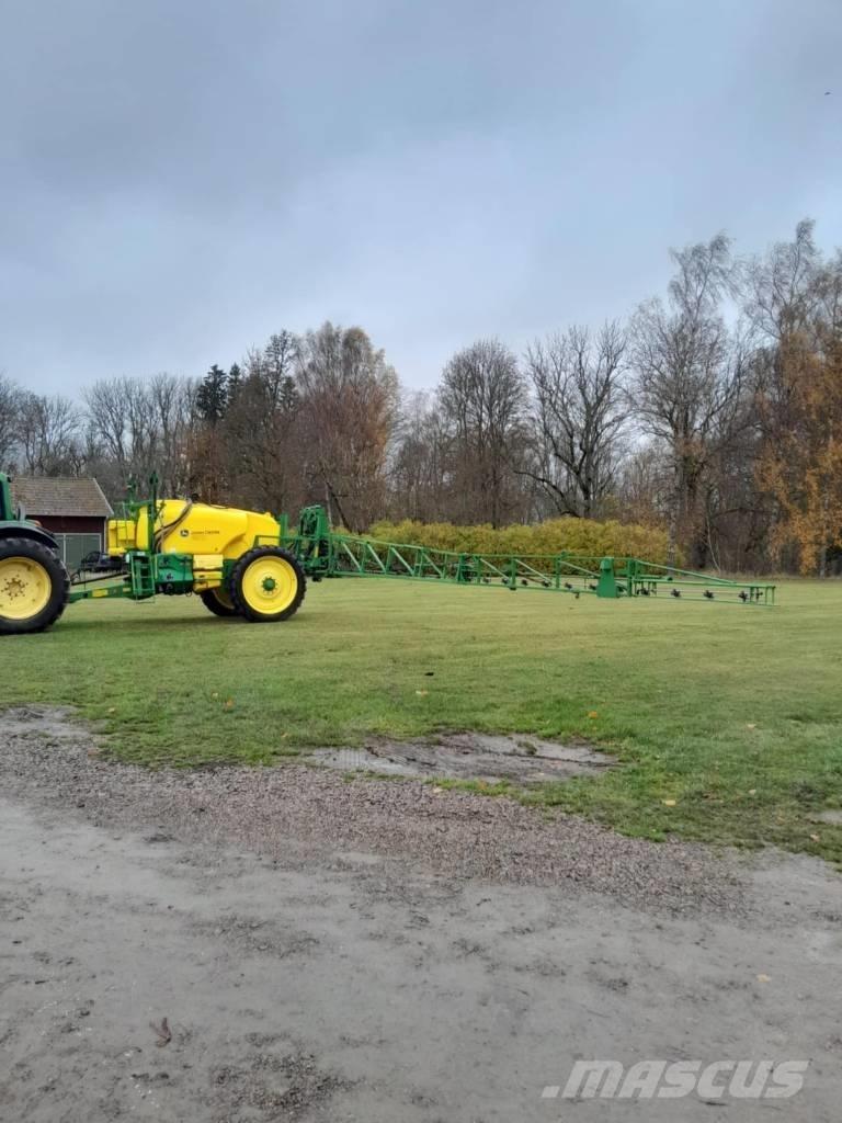 John Deere M 740 i 견인형 분무기