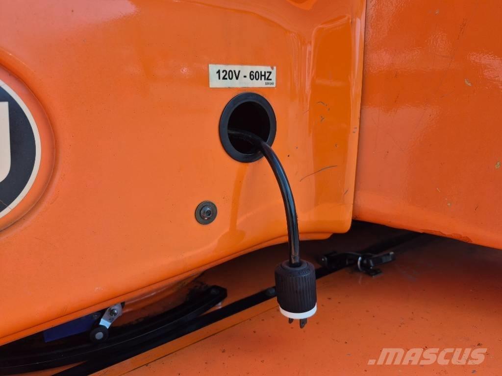 JLG E 450 AJ 관절형 전동이동 리프트