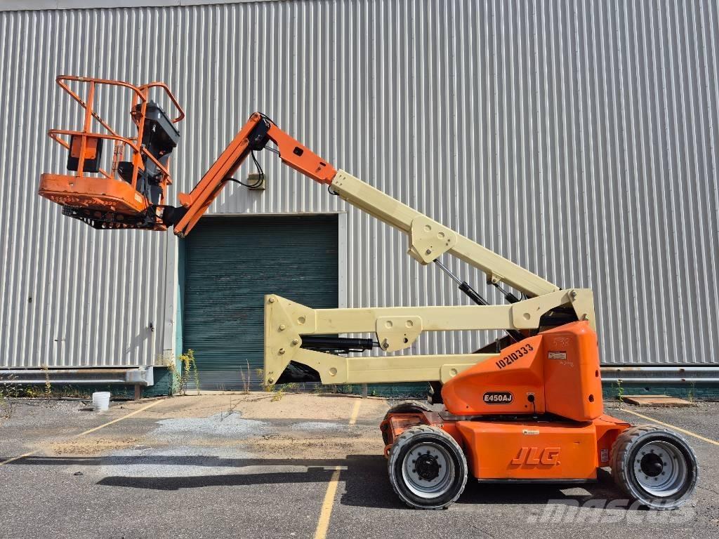 JLG E 450 AJ 관절형 전동이동 리프트