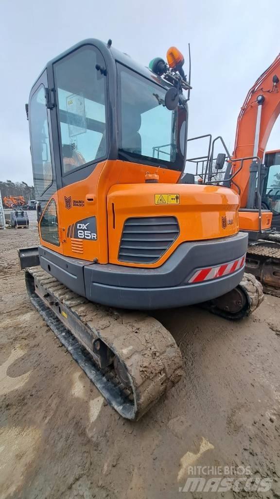 Doosan DX 85 R-3 중형굴삭기 7톤-28톤